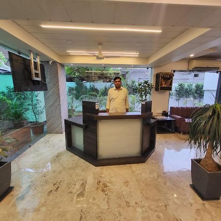 Hotel Nirvana Residency Нагпур Екстериор снимка