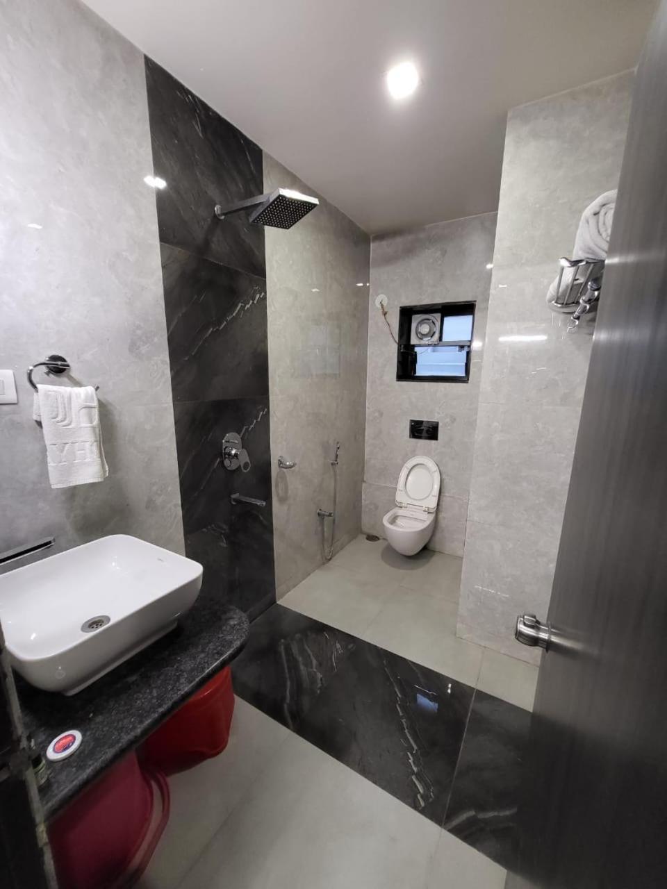 Hotel Nirvana Residency Нагпур Екстериор снимка