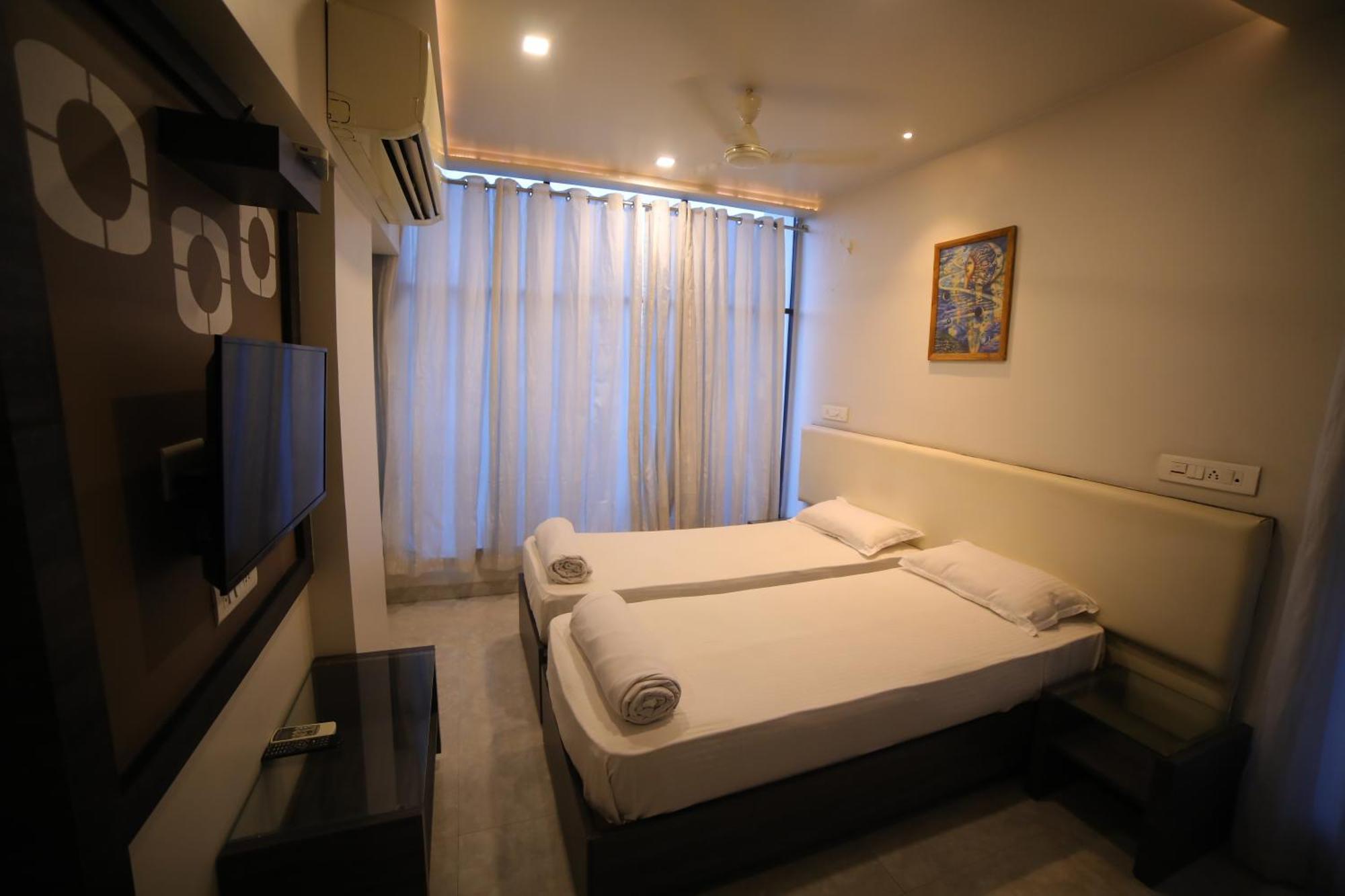 Hotel Nirvana Residency Нагпур Екстериор снимка