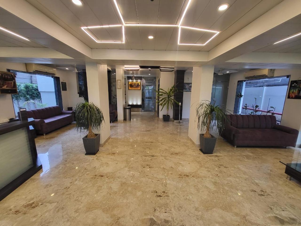 Hotel Nirvana Residency Нагпур Екстериор снимка